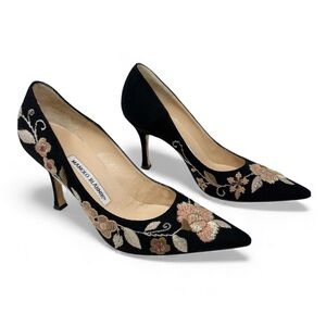 Manolo Blahnik Black Floral Embroidered Canvas Kayal Pointed Toe Pumps Size 37.5